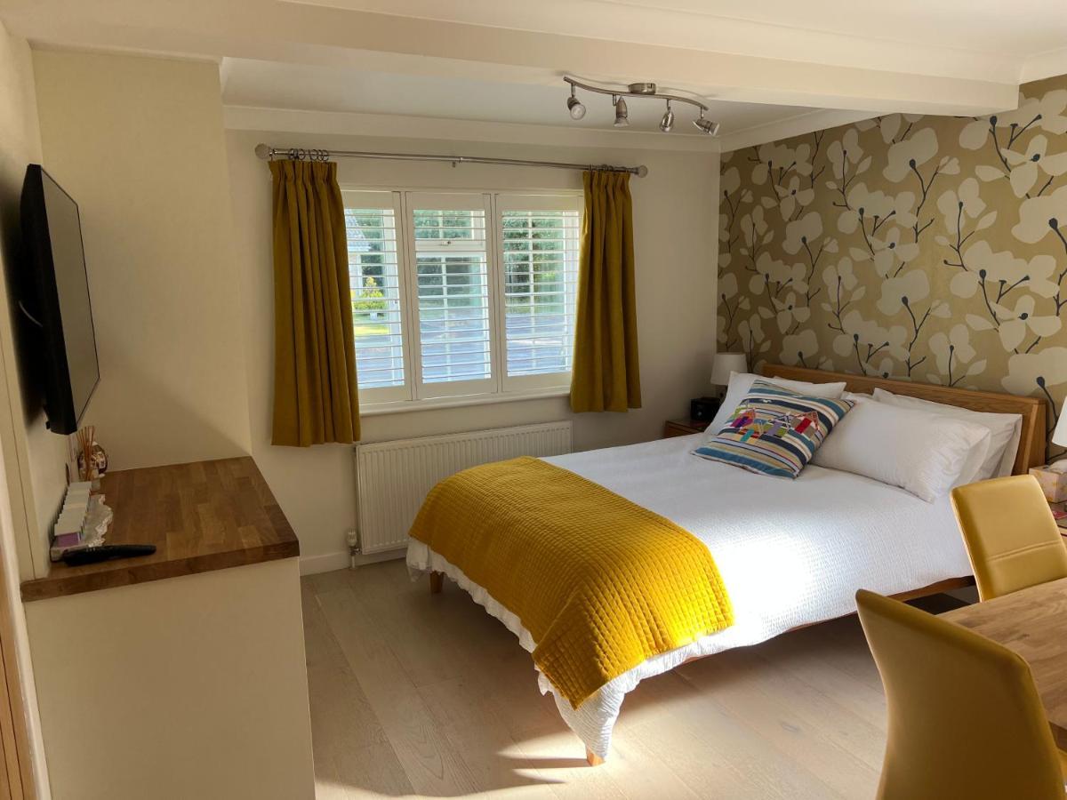 No 64 Bed And Breakfast Lymington Exteriér fotografie