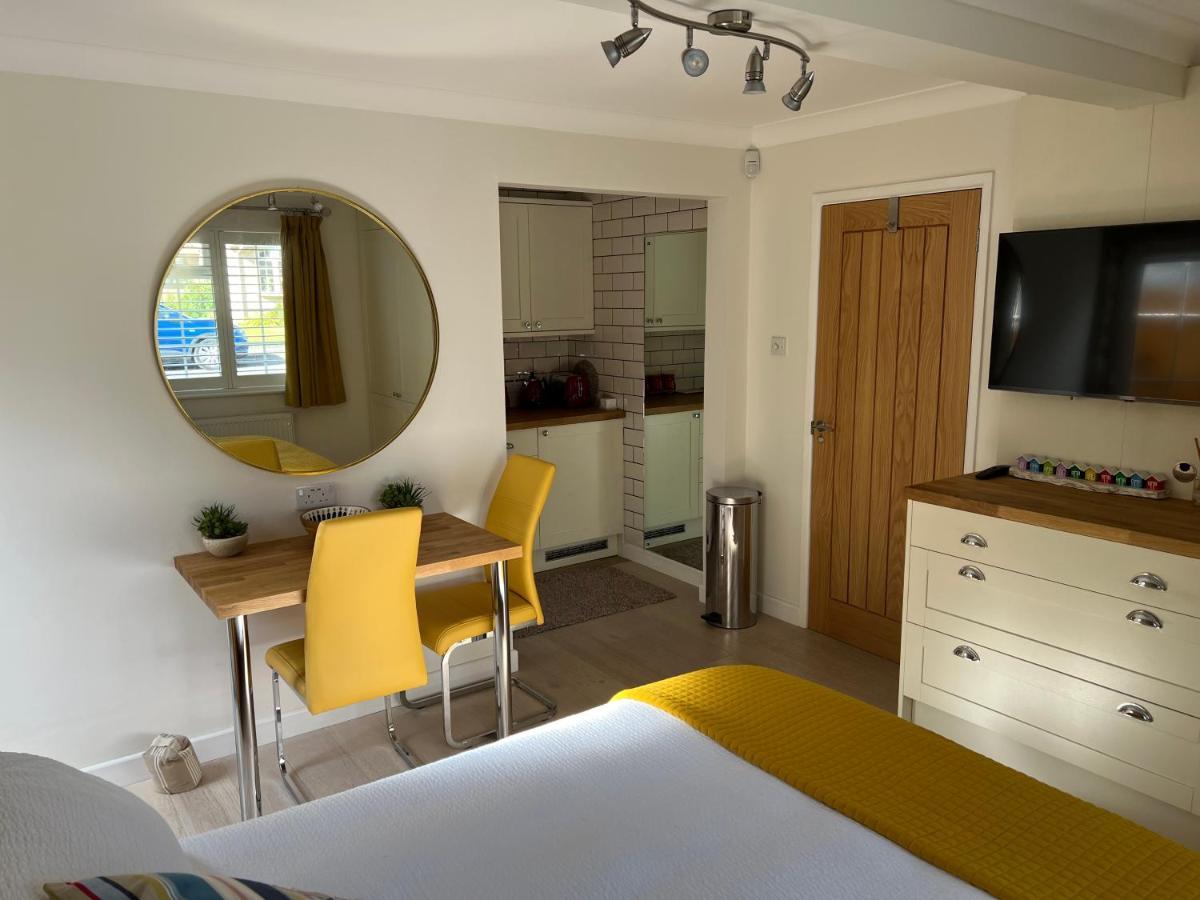 No 64 Bed And Breakfast Lymington Exteriér fotografie